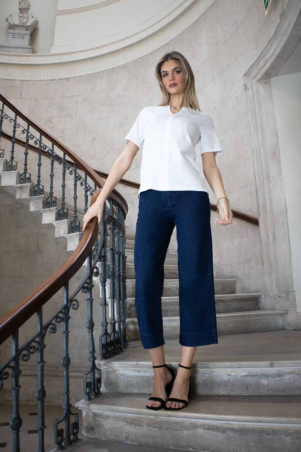 Bella Short Sleeve V Cotton Tee - No2moro