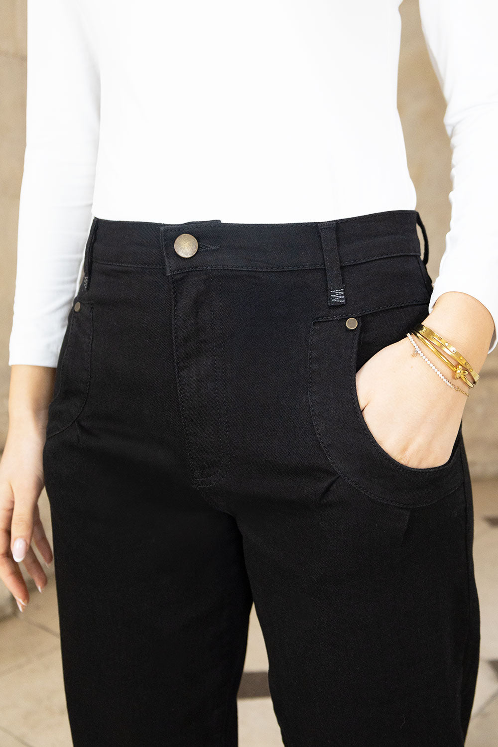 Rhea Barrel Leg Jean – 27” Leg