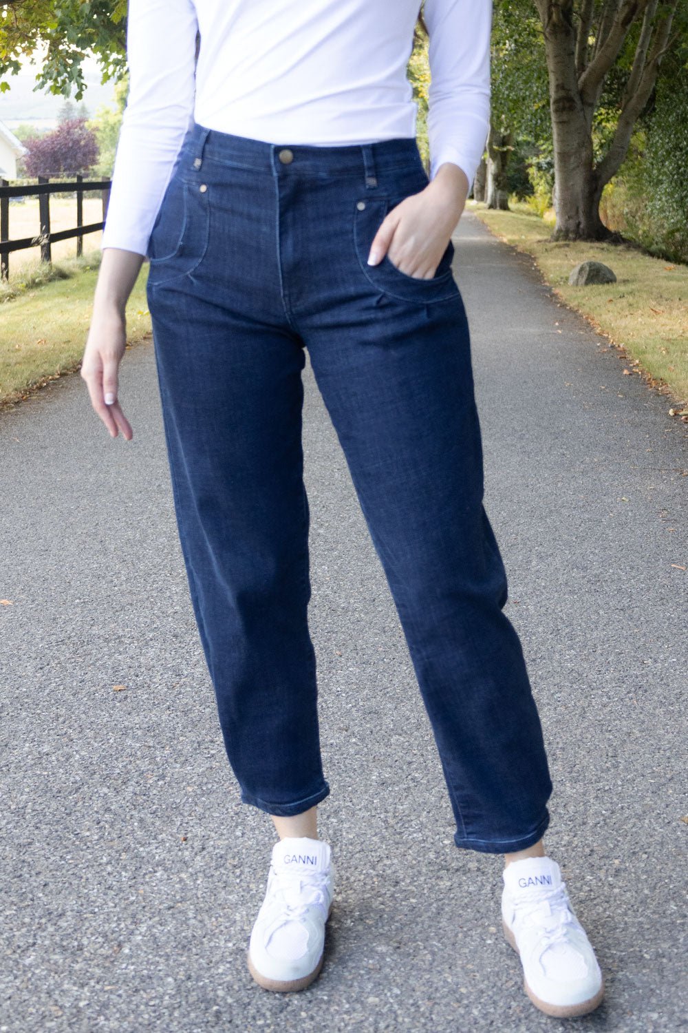 Rhea Barrel Leg Jean – 27” Leg - No2moro